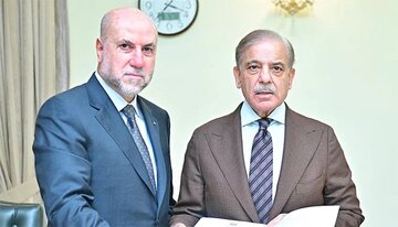 وزیرِ اعظم سے مشیرِ فلسطینی صدر کی ملاقات، محمود عباس کا پیغام دیا