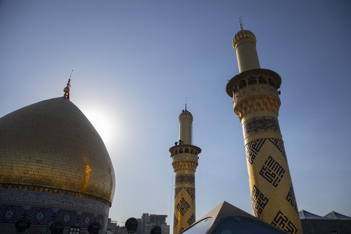 غسل وتنظيف منارتي مرقد أبي الفضل العباس (عليه السلام)