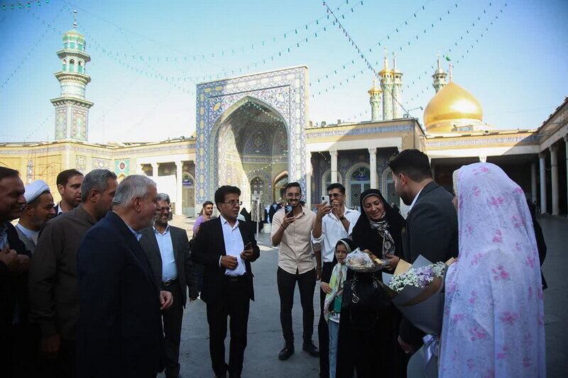 Iran’s Minister of Cultural Heritage visits Hazrat Masoumeh holy shrine