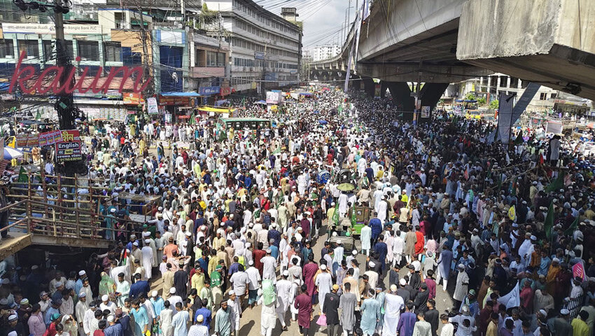 চট্টগ্রামে জশনে জুলুসে লাখো মানুষের স্রোত চট্টগ্রামে জশনে জুলুসে লাখো মানুষের স্রোত
