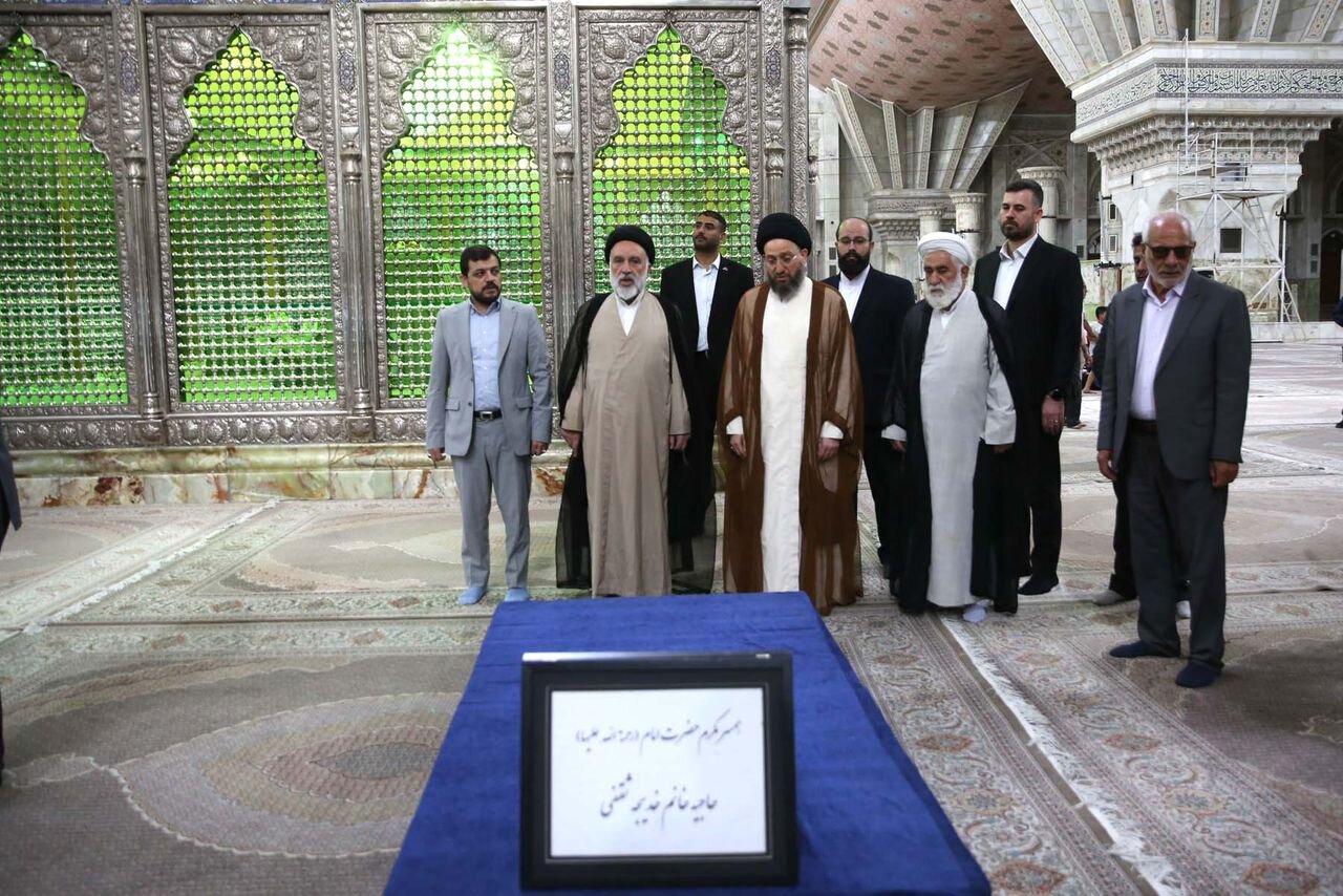 حضور سید عمار حکیم در مرقد مطهر امام خمینی(ره) + تصاویر