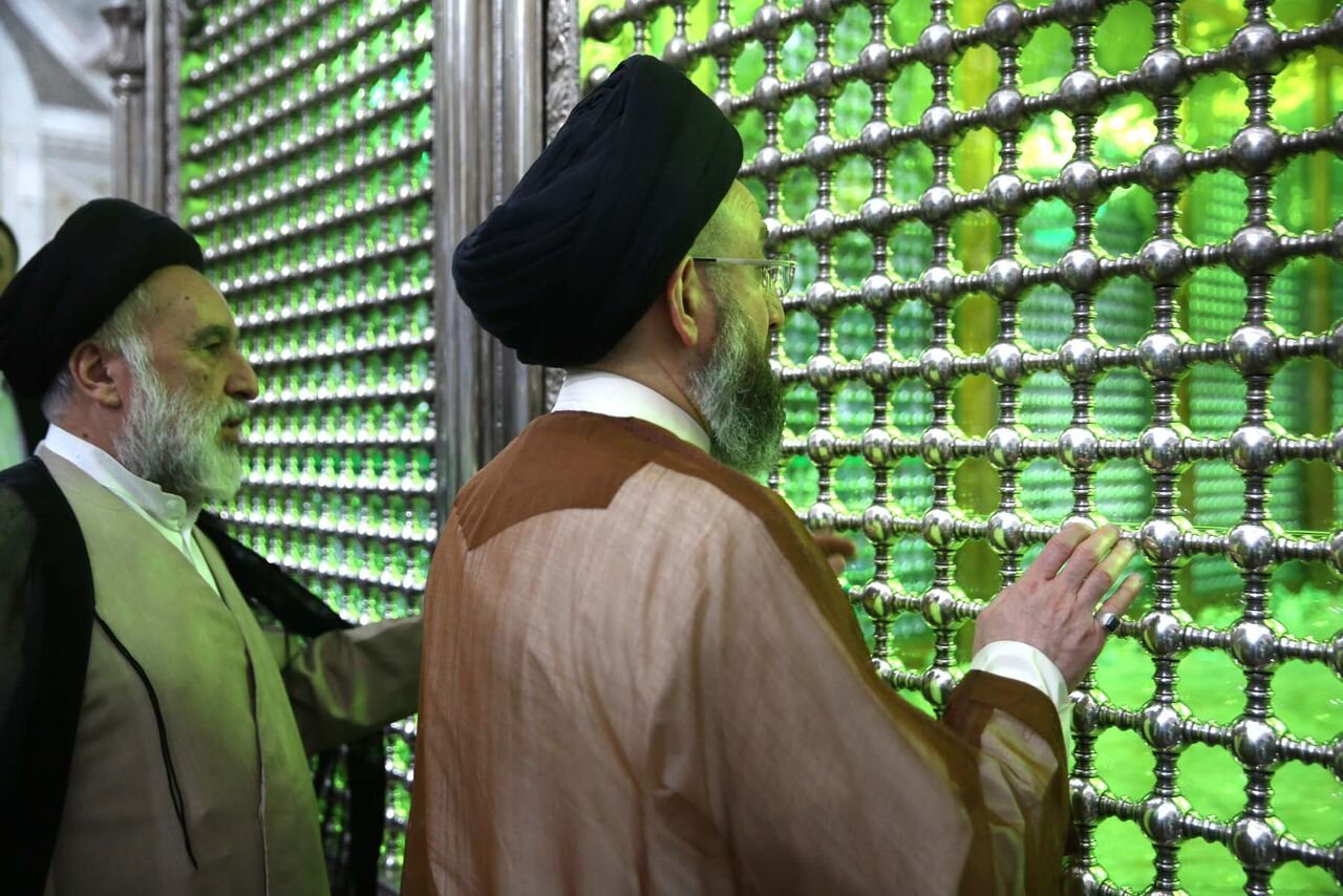 حضور سید عمار حکیم در مرقد مطهر امام خمینی(ره) + تصاویر