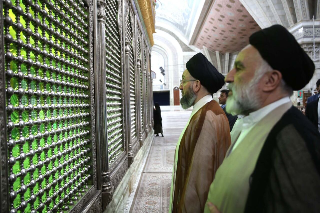 حضور سید عمار حکیم در مرقد مطهر امام خمینی(ره) + تصاویر