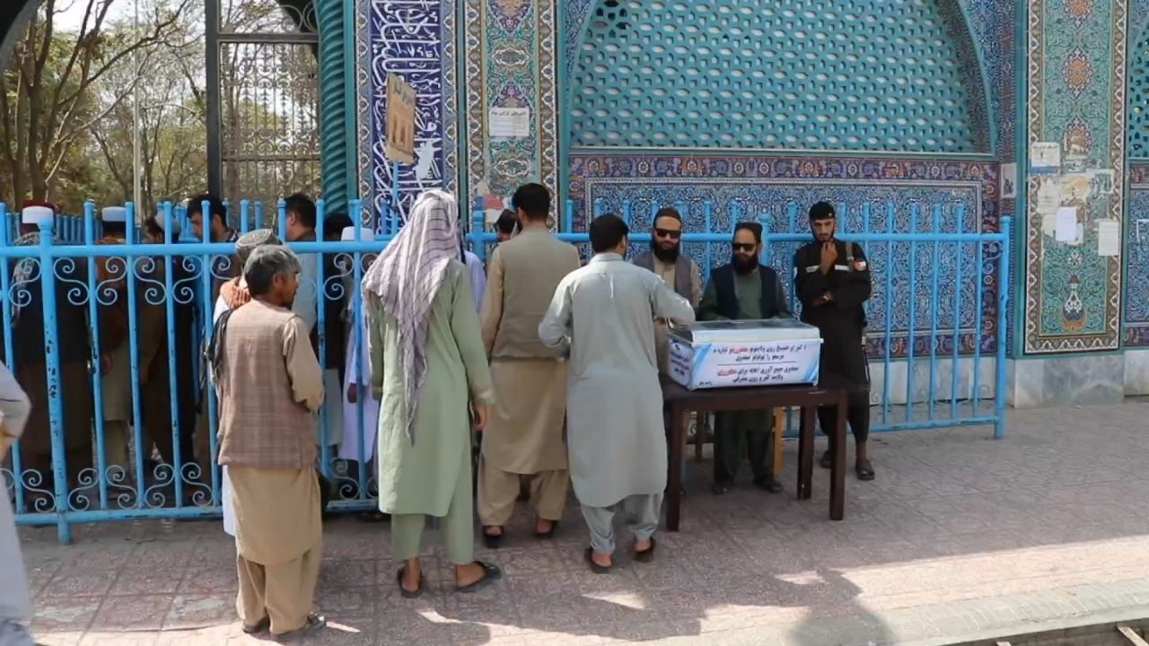 جمع‌آوری کمک‌های مردمی در مزار شریف برای زلزله‌زدگان شرق افغانستان