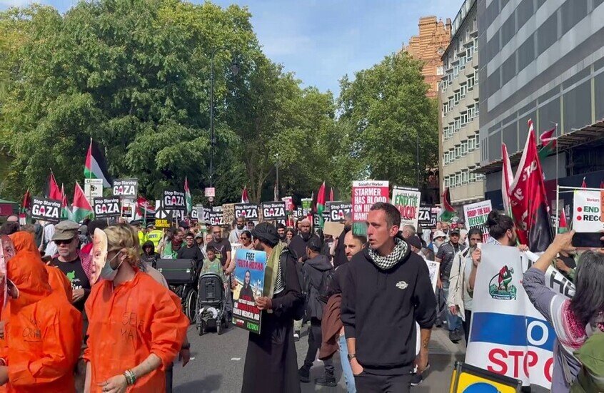 انطلاق تظاهرات وسط لندن نصرة لأهل غزة