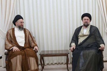 عەمار حەکیم: ئێران هێڵی پێشەوەی جیهانی ئیسلام لە بەرەنگار بوونەوەی ئیسرائیلە
