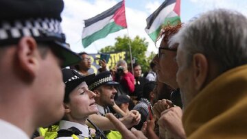 لندن میں فلسطین کی حمایت میں احتجاج، پولیس کا کریک ڈاؤن، 400 گرفتار