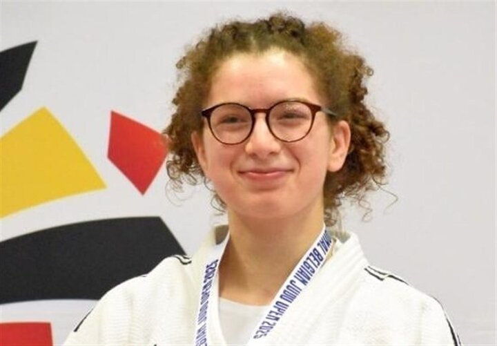 French Judoka Doria Boursas refuses to shake hands with Israeli opponent