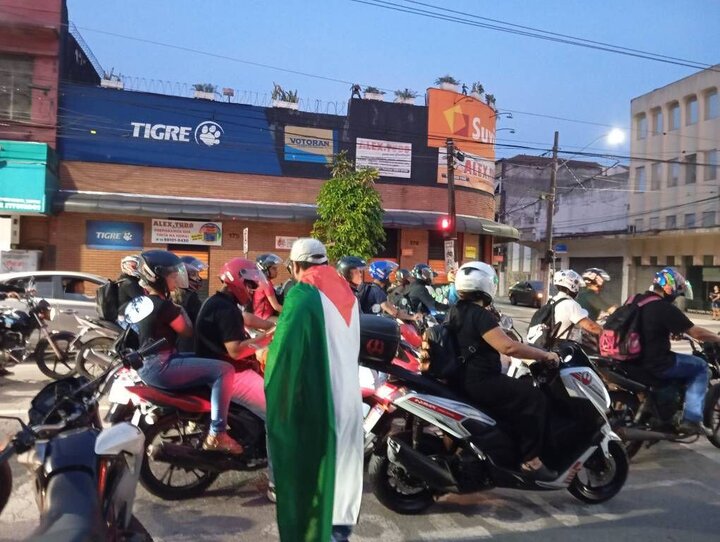 Photos: Activists in Santos demand halt to steel shipments bound for Israel