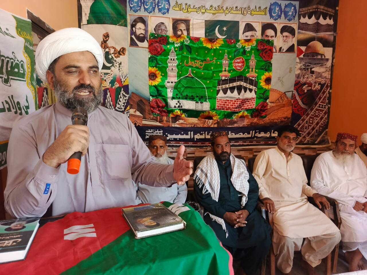 جشن میلاد پیامبر (ص) در جیکبآباد؛ وحدت شیعه و سنی در صحنهای باشکوه + تصاویر