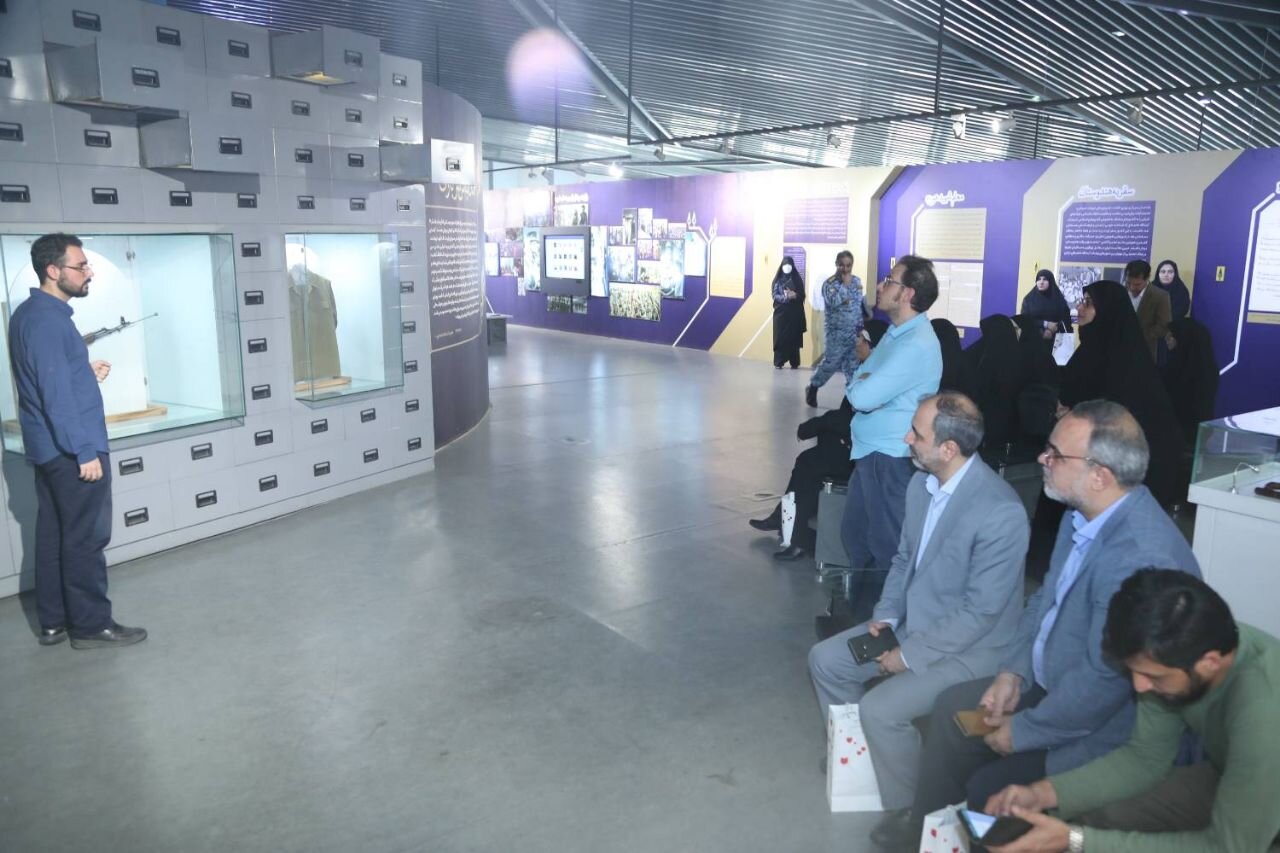 نشست علمی ـ تخصصی آموزههای دفاع مقدس در کتب درسی دوره اول و دوم ابتدایی