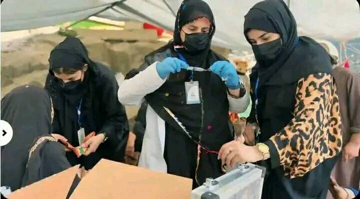 بانوان دکتر افغانستان در خط مقدم امداد زلزله کنر / انتقادها از موانع طالبان و نادیده‌گرفتن زنان مجروح + تصاویر