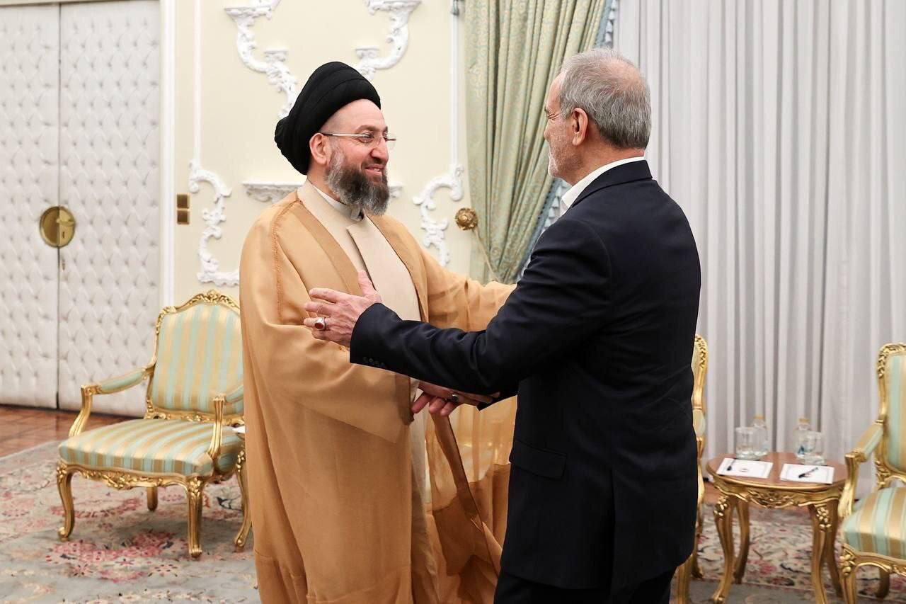 گفتگوی پزشکیان و عمار حکیم؛ توسعه روابط راهبردی ایران و عراق کلید ثبات منطقه است