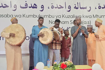 گزارش تصویری | حضور باشکوه محبان اهل‌بیت(ع) در جشن بزرگ هزار و پانصدمین سالروز میلاد نبی رحمت(ص) در تانزانیا