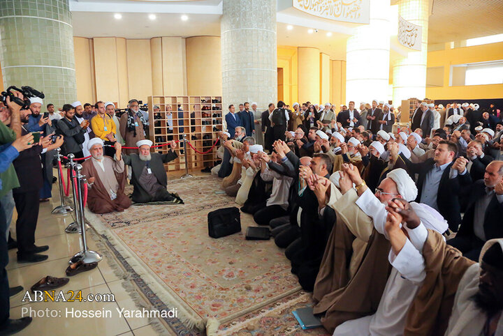 برپایی نماز جماعت وحدت در سالن اجلاس سران