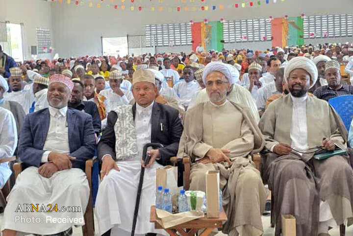 Raporta wêneyan | Amadebûna bi heybet a evîndarên Ehlê Beytê (S.X) li pîrozbahiya mezin a 1500 saliya jidayikbûna Pêxemberê Rehmetê (S.X.A) li Tanzanyayê