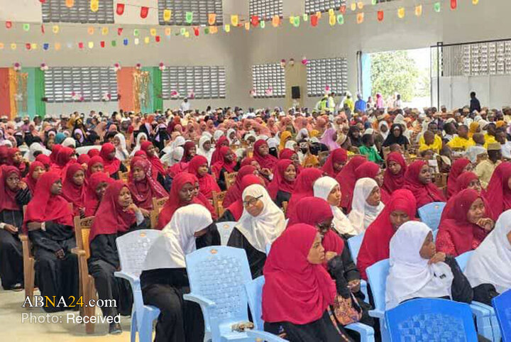 Raporta wêneyan | Amadebûna bi heybet a evîndarên Ehlê Beytê (S.X) li pîrozbahiya mezin a 1500 saliya jidayikbûna Pêxemberê Rehmetê (S.X.A) li Tanzanyayê