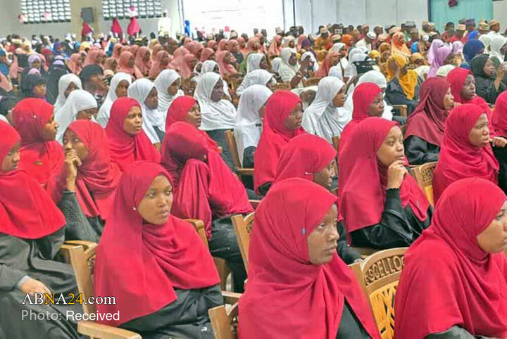 Raporta wêneyan | Amadebûna bi heybet a evîndarên Ehlê Beytê (S.X) li pîrozbahiya mezin a 1500 saliya jidayikbûna Pêxemberê Rehmetê (S.X.A) li Tanzanyayê