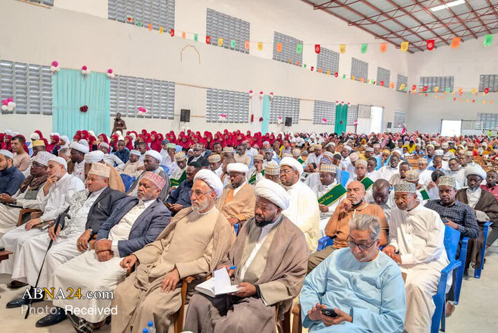 Raporta wêneyan | Amadebûna bi heybet a evîndarên Ehlê Beytê (S.X) li pîrozbahiya mezin a 1500 saliya jidayikbûna Pêxemberê Rehmetê (S.X.A) li Tanzanyayê