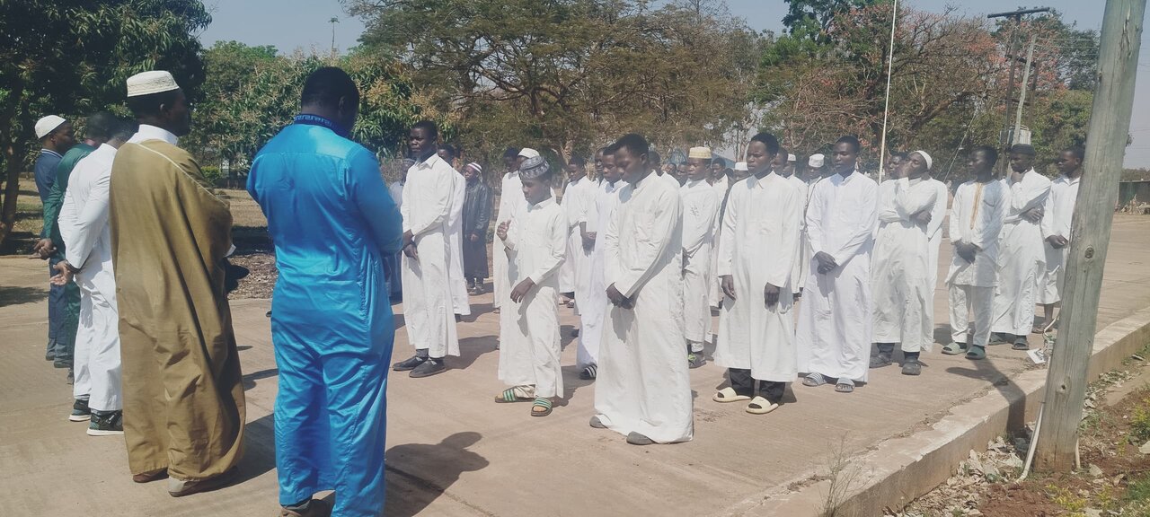Burundi | Mwanzo Mpya wa Kipindi Kipya: Siku ya Kwanza, Marasimu ya Asubuhi Ikiashiria Matumaini na Mwelekeo wa Mafanikio katika Safari ya Kielimu