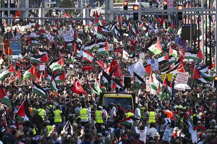 बेल्जियम गज़्ज़ा के समर्थन में विशाल प्रदर्शन, इस्राईल के बहिष्कार की अपील बेल्जियम गज़्ज़ा के समर्थन में विशाल प्रदर्शन, इस्राईल के बहिष्कार की अपील