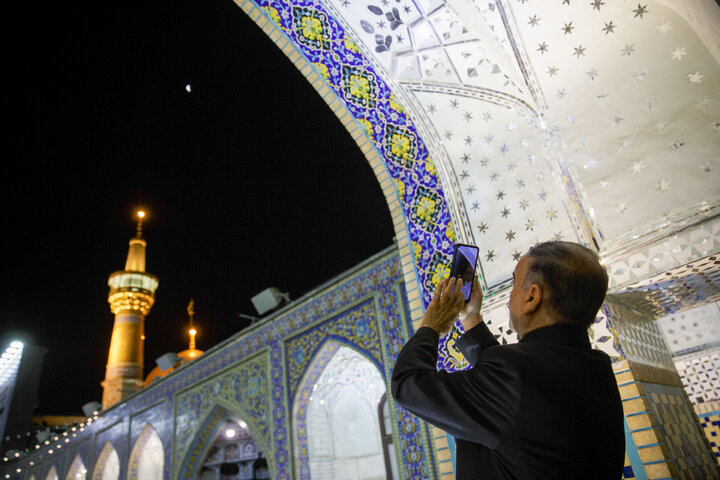 Photos: Beautiful scenes of lunar eclipse above Imam Reza holy shrine