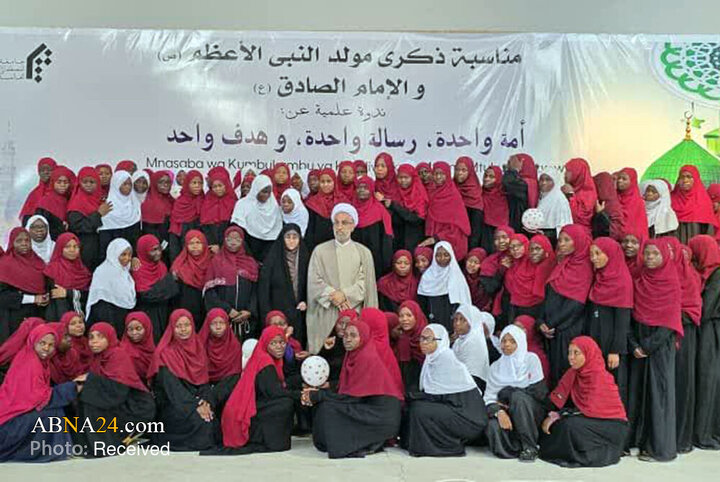 تقرير مصور/ حفل بهيج بمناسبة المولد النبوي (ص) والإمام الصادق (ع) في تنزانيا