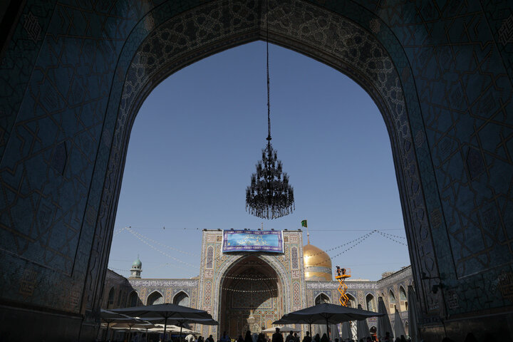 Photos: Installation of banners celebrating birth of Holy Prophet Muhammad at Razavi shrine