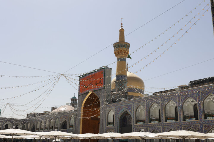 Photos: Installation of banners celebrating birth of Holy Prophet Muhammad at Razavi shrine