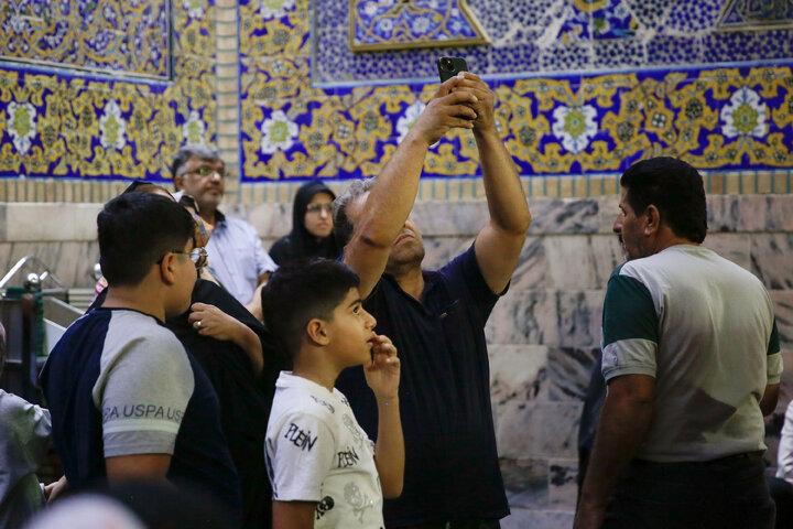 تقرير مصور/ خسوف القمر في سماء حرم الإمام الرضا (ع)