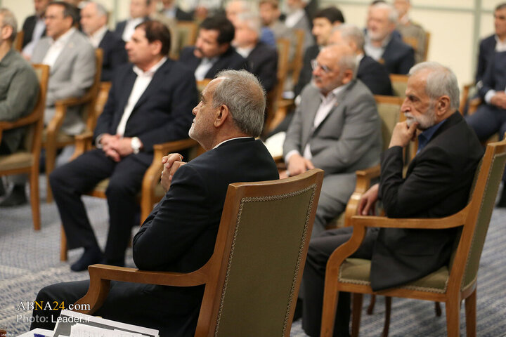 အီရန် သမ္မတနှင့် အစိုးရအဖွဲ့ အဖွဲ့ဝင်များ သည် ရဲဟ်ဗရ် အင်န်ကေလာဗ် အစ္စလာမ်မီ နှင့် တွေ့ဆုံ ။ ။ Photos