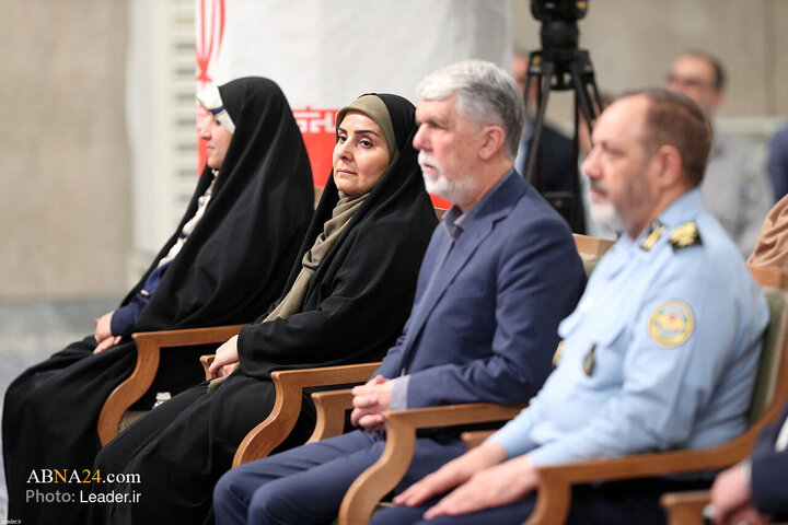 အီရန် သမ္မတနှင့် အစိုးရအဖွဲ့ အဖွဲ့ဝင်များ သည် ရဲဟ်ဗရ် အင်န်ကေလာဗ် အစ္စလာမ်မီ နှင့် တွေ့ဆုံ ။ ။ Photos