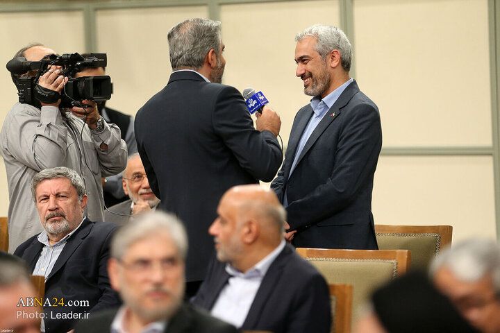 အီရန် သမ္မတနှင့် အစိုးရအဖွဲ့ အဖွဲ့ဝင်များ သည် ရဲဟ်ဗရ် အင်န်ကေလာဗ် အစ္စလာမ်မီ နှင့် တွေ့ဆုံ ။ ။ Photos