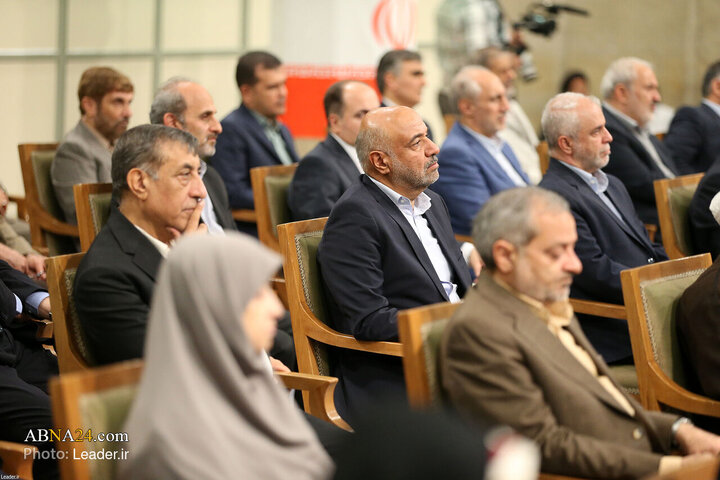 အီရန် သမ္မတနှင့် အစိုးရအဖွဲ့ အဖွဲ့ဝင်များ သည် ရဲဟ်ဗရ် အင်န်ကေလာဗ် အစ္စလာမ်မီ နှင့် တွေ့ဆုံ ။ ။ Photos