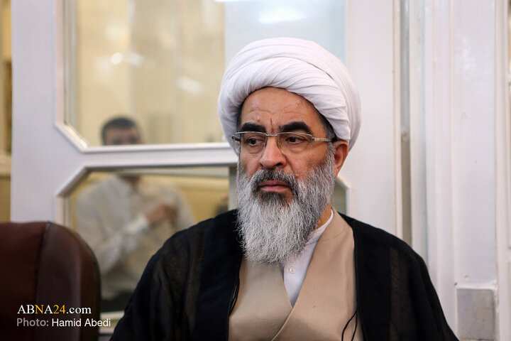 آئین عمامه گذاری طلاب در روز میلاد پیامبر اکرم(ص) و امام جعفر صادق(ع) در قم