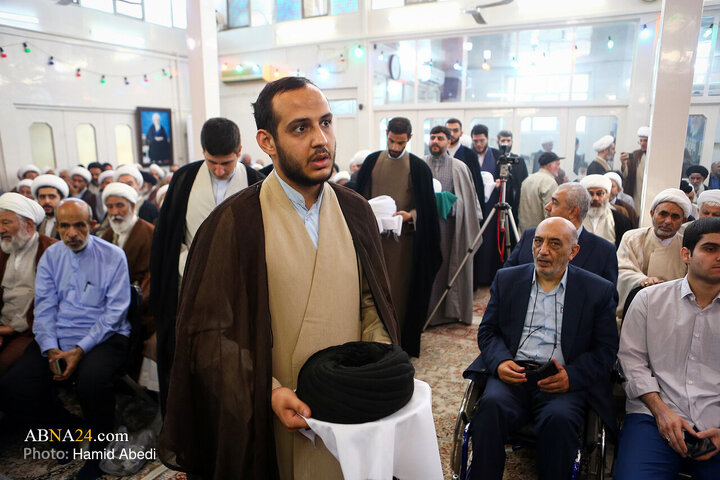 آئین عمامه گذاری طلاب در روز میلاد پیامبر اکرم(ص) و امام جعفر صادق(ع) در قم