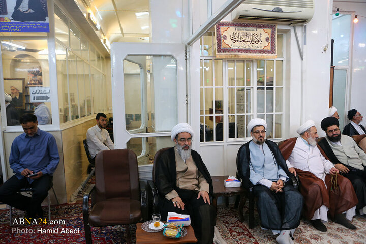 آئین عمامه گذاری طلاب در روز میلاد پیامبر اکرم(ص) و امام جعفر صادق(ع) در قم