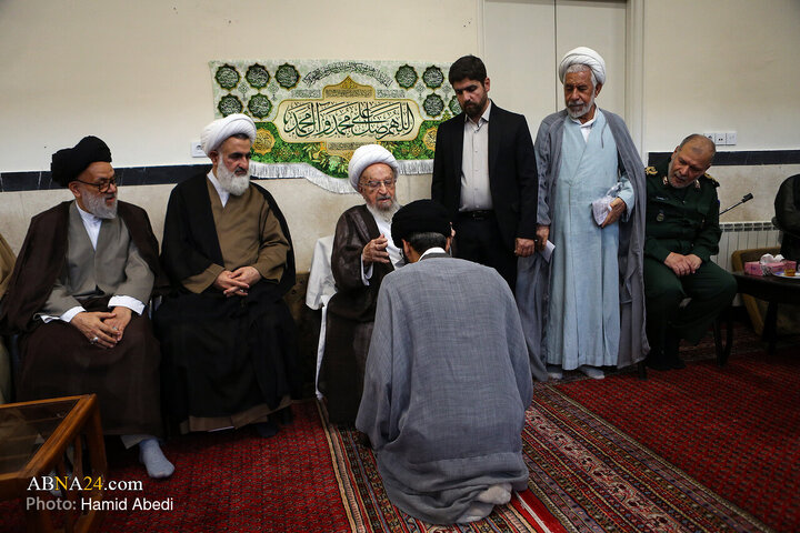 آئین عمامه گذاری طلاب در روز میلاد پیامبر اکرم(ص) و امام جعفر صادق(ع) در قم