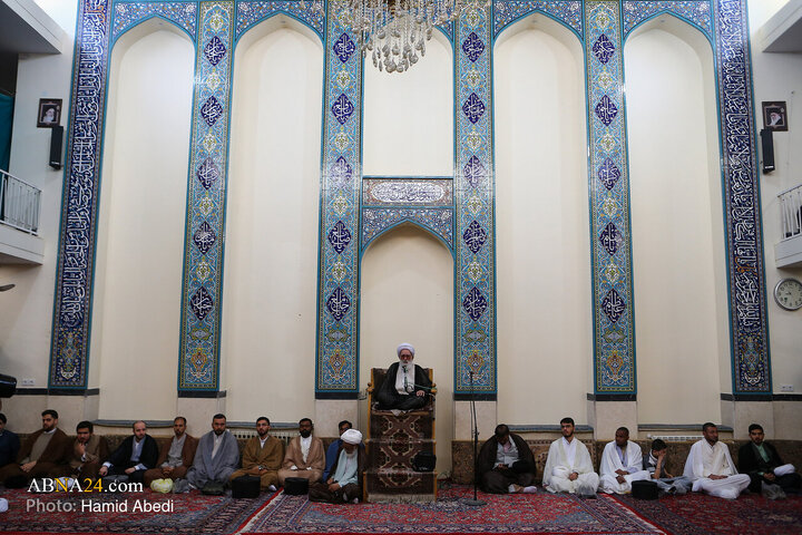 آئین عمامه گذاری طلاب در روز میلاد پیامبر اکرم(ص) و امام جعفر صادق(ع) در قم