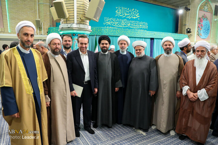 Foto / Peygamber Ekrem (s.a.a) ve İmam Sadık'ın (a.s) Doğum Günü Münasebetiyle İmam Hurmeyni (r.a) Hüseyniyesinde Düzenlenen Programın Foto Kesitleri