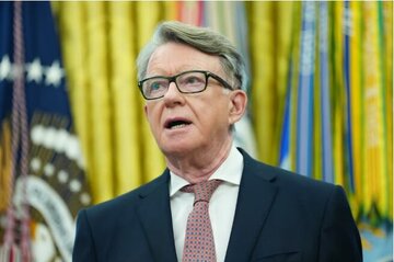 英国首相、駐米英国大使を解任