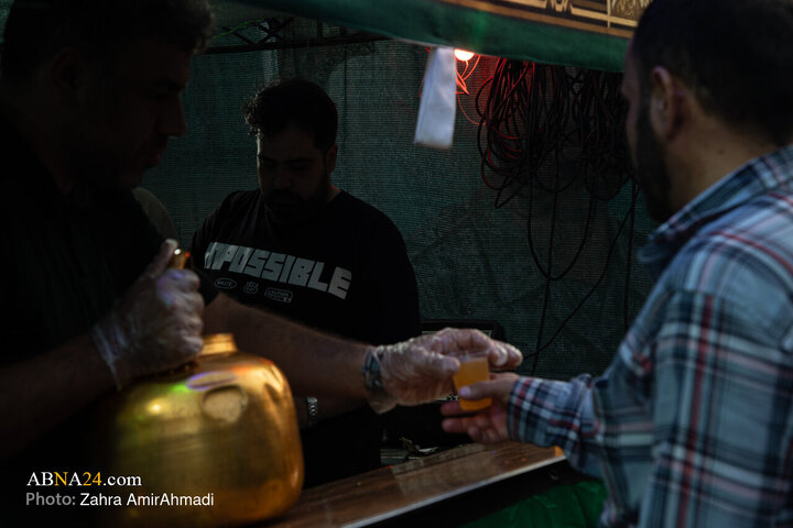 شکوه جشن میلاد پیامبر(ص) در قلب تهران؛ موکب‌ها و آتش‌بازی در میدان ولی‌عصر(عج)