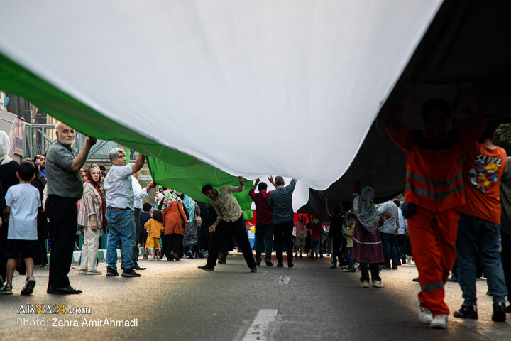 شکوه جشن میلاد پیامبر(ص) در قلب تهران؛ موکب‌ها و آتش‌بازی در میدان ولی‌عصر(عج)