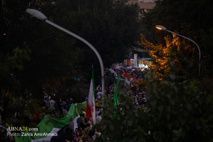 شکوه جشن میلاد پیامبر(ص) در قلب تهران؛ موکب‌ها و آتش‌بازی در میدان ولی‌عصر(عج)