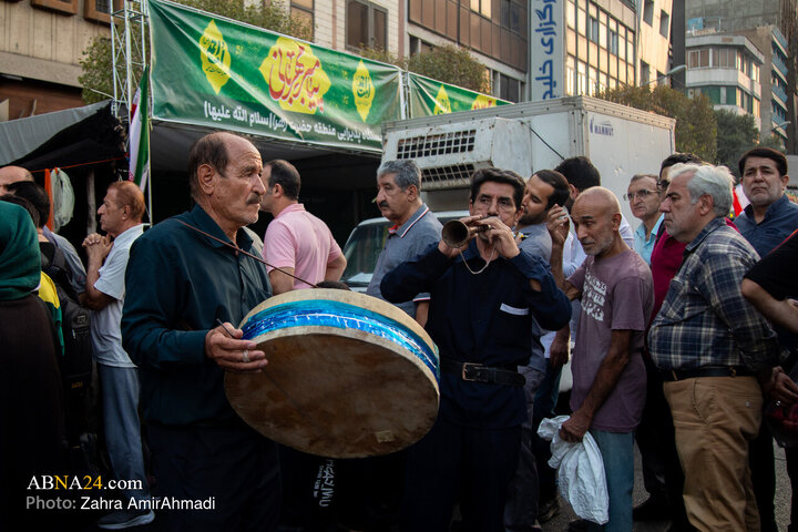 شکوه جشن میلاد پیامبر(ص) در قلب تهران؛ موکب‌ها و آتش‌بازی در میدان ولی‌عصر(عج)