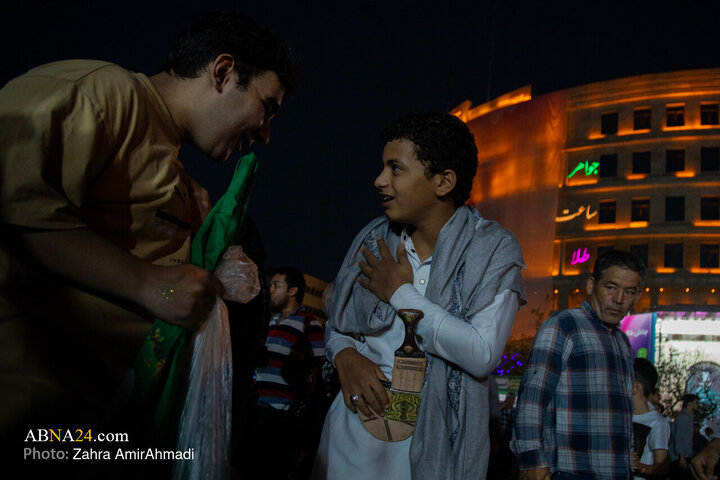 شکوه جشن میلاد پیامبر(ص) در قلب تهران؛ موکب‌ها و آتش‌بازی در میدان ولی‌عصر(عج)