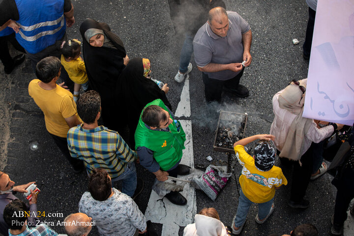 شکوه جشن میلاد پیامبر(ص) در قلب تهران؛ موکب‌ها و آتش‌بازی در میدان ولی‌عصر(عج)