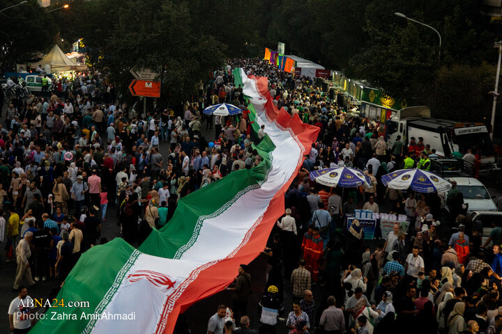 شکوه جشن میلاد پیامبر(ص) در قلب تهران؛ موکب‌ها و آتش‌بازی در میدان ولی‌عصر(عج)