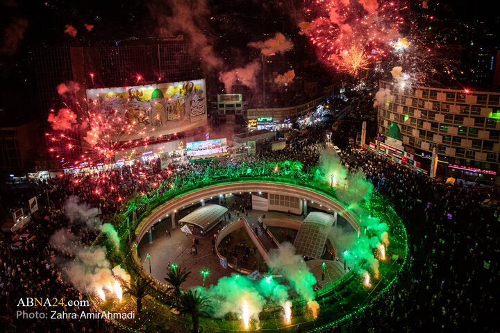 شکوه جشن میلاد پیامبر(ص) در قلب تهران؛ موکب‌ها و آتش‌بازی در میدان ولی‌عصر(عج)