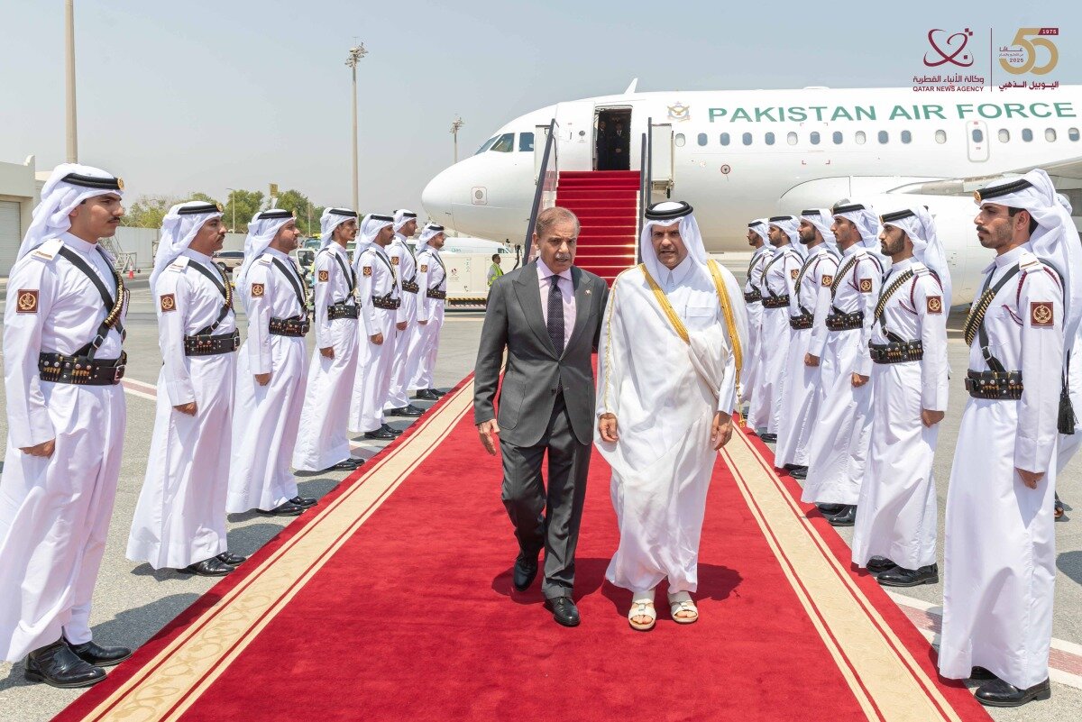 Pakistani PM Shehbaz Sharif Arrives in Qatar to Show Solidarity Amid Israeli Aggression